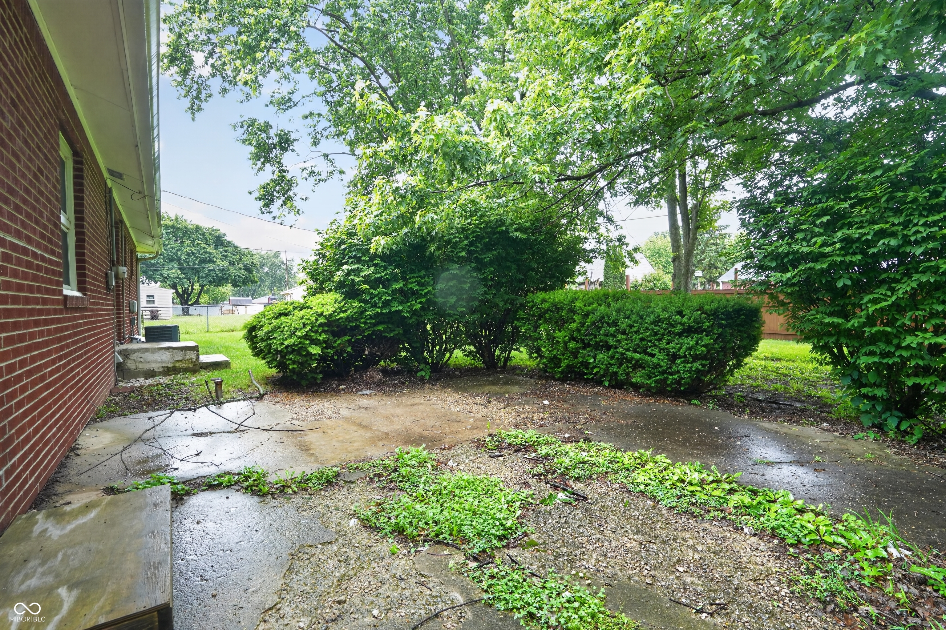 430 North Post Road Indianapolis, IN 46219 - Photo 4 of 20