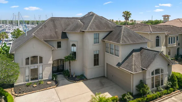 $1,149,000 | 4 Mariners Lane, Kemah, TX 77565