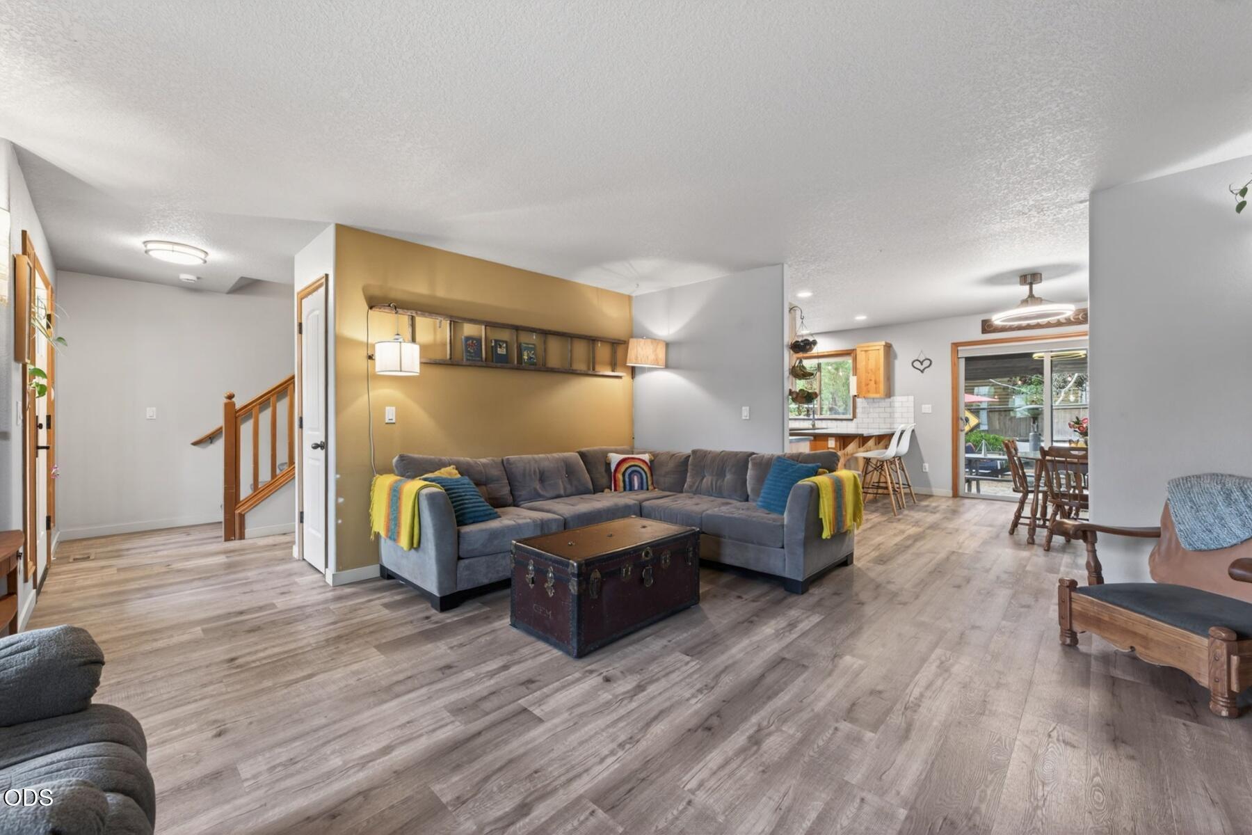 20696 Barton Crossing Way Bend, OR 97701 - Photo 7 of 44
