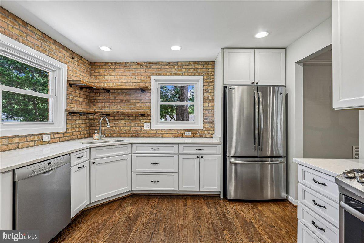 8109 Bainbridge Road Alexandria, VA 22308 - Photo 8 of 21