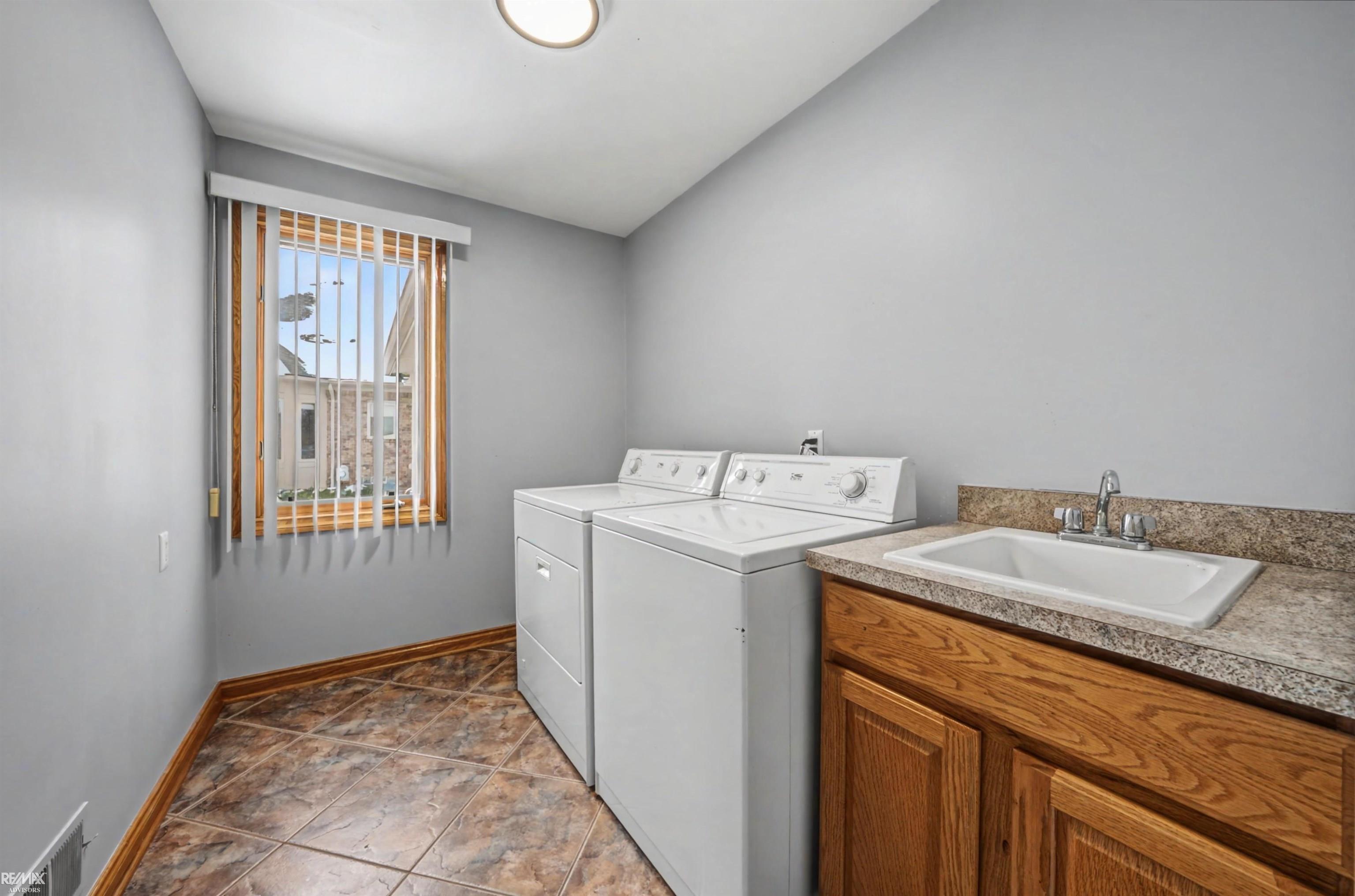 48498 Beacon Square Drive Macomb, MI 48044 - Photo 50 of 68