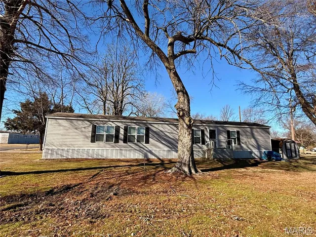 $97,000 | 106 West Railroad Street, Gideon, MO 63848