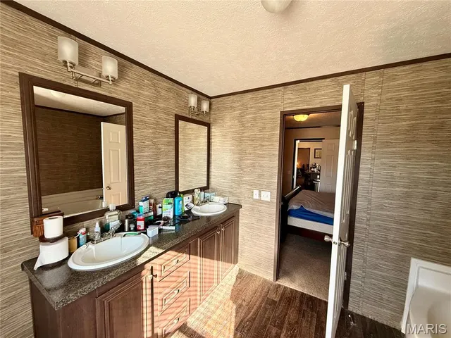 $97,000 | 106 West Railroad Street, Gideon, MO 63848