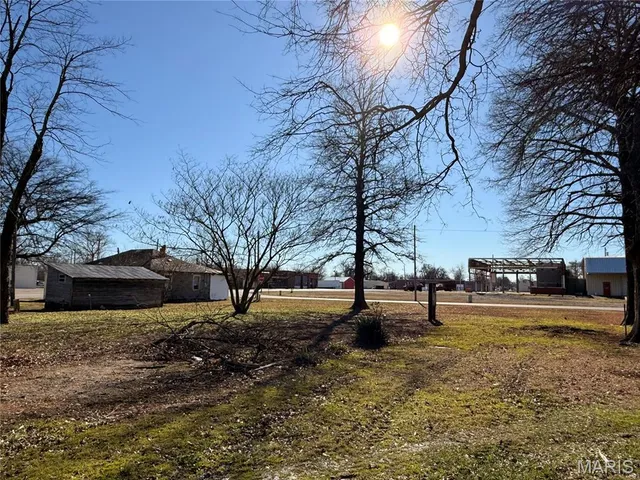 $97,000 | 106 West Railroad Street, Gideon, MO 63848