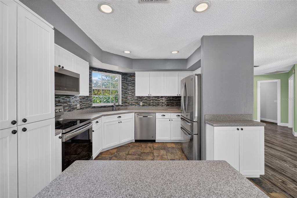 703 Riverside Drive Tarpon Springs, FL 34689 - Photo 16 of 47