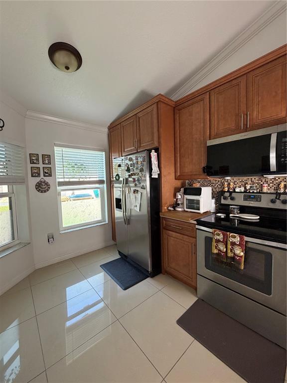 36 Lakepointe Circle Kissimmee, FL 34743 - Photo 3 of 44