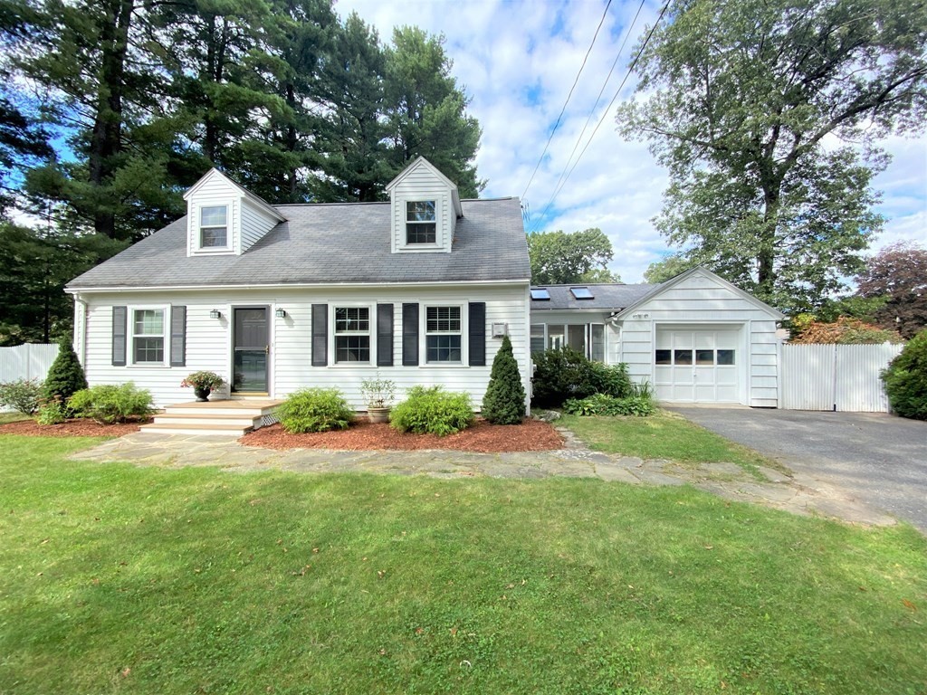 27 Bellevue Road Andover, MA 01810 - Photo 1 of 4