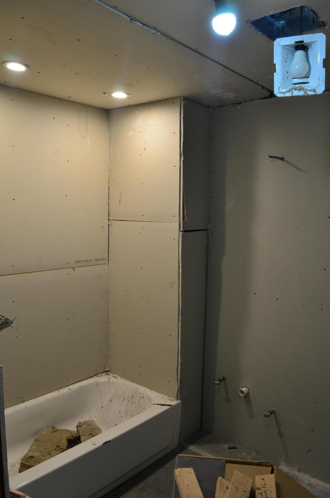 1548 Taney Street Gary, IN 46404 - Photo 5 of 8 a bathroom with a bathtub and shower