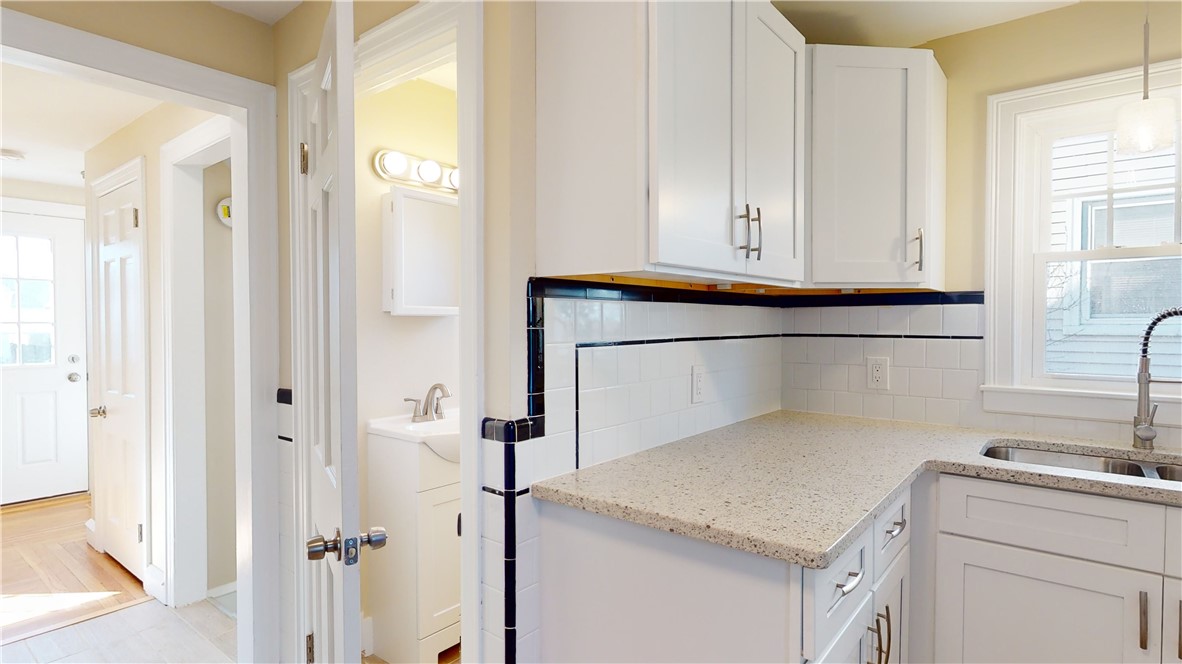 28 Crossway Road Cranston, RI 02910 - Photo 11 of 30