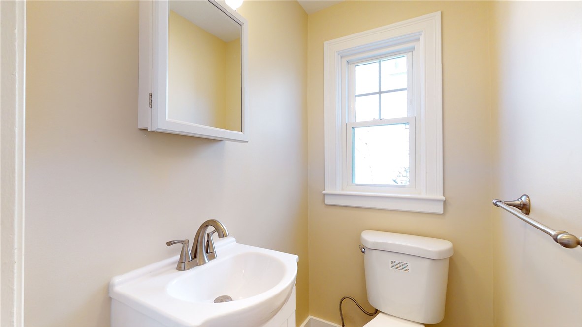 28 Crossway Road Cranston, RI 02910 - Photo 12 of 30