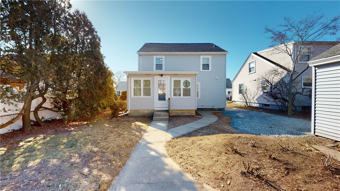 28 Crossway Road Cranston, RI 02910 - Photo 4 of 30