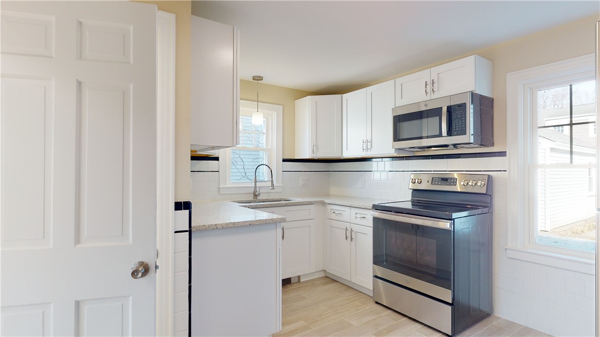 28 Crossway Road Cranston, RI 02910 - Photo 7 of 30