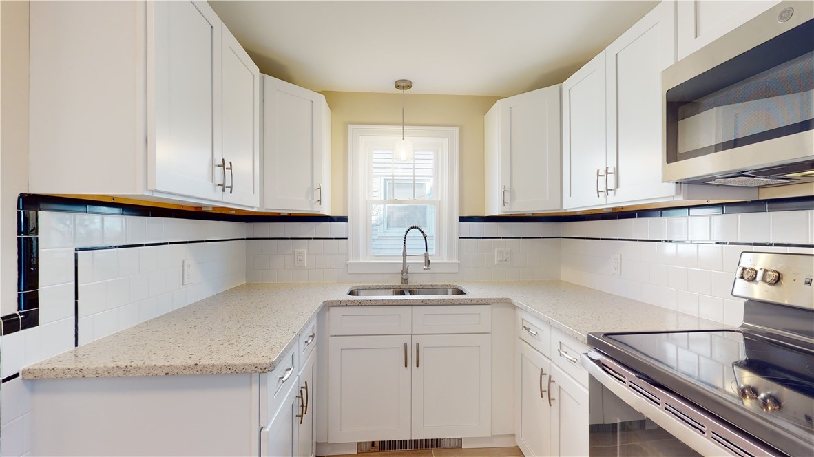 28 Crossway Road Cranston, RI 02910 - Photo 8 of 30