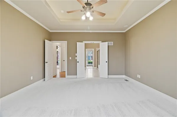 $795,000 | 10514 Northwest River Hills Drive, Parkville, MO 64152
