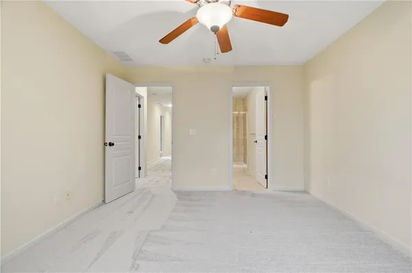 $795,000 | 10514 Northwest River Hills Drive, Parkville, MO 64152