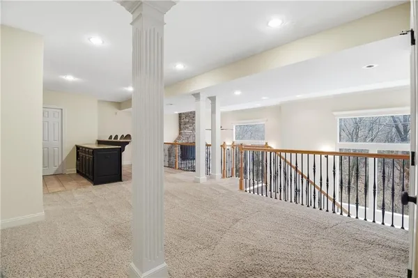 $795,000 | 10514 Northwest River Hills Drive, Parkville, MO 64152