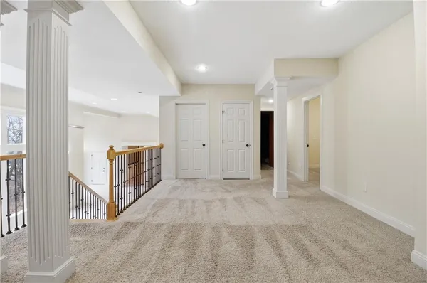 $795,000 | 10514 Northwest River Hills Drive, Parkville, MO 64152