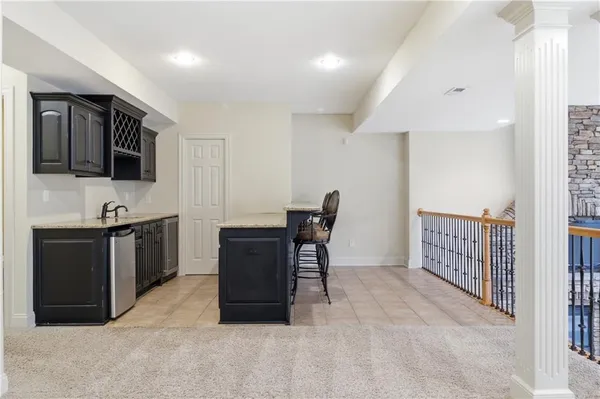 $795,000 | 10514 Northwest River Hills Drive, Parkville, MO 64152