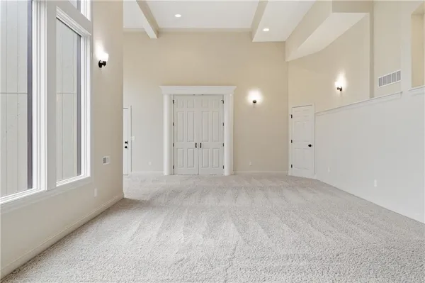 $795,000 | 10514 Northwest River Hills Drive, Parkville, MO 64152