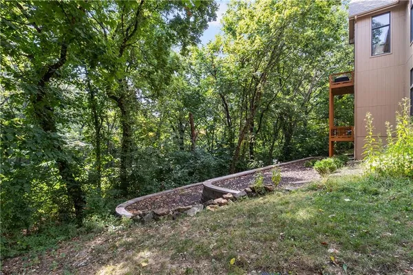 $795,000 | 10514 Northwest River Hills Drive, Parkville, MO 64152
