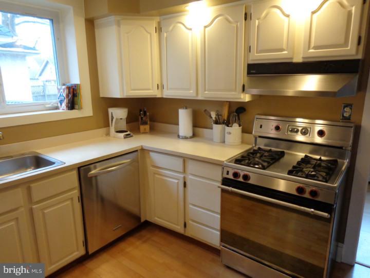 168 Sycamore Road Havertown, PA 19083 - Photo 11 of 25 Kitchen