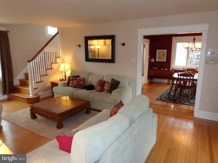 168 Sycamore Road Havertown, PA 19083 - Photo 7 of 25 Living Room