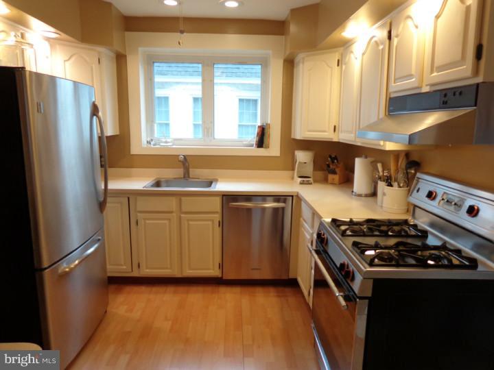 168 Sycamore Road Havertown, PA 19083 - Photo 10 of 25 Kitchen