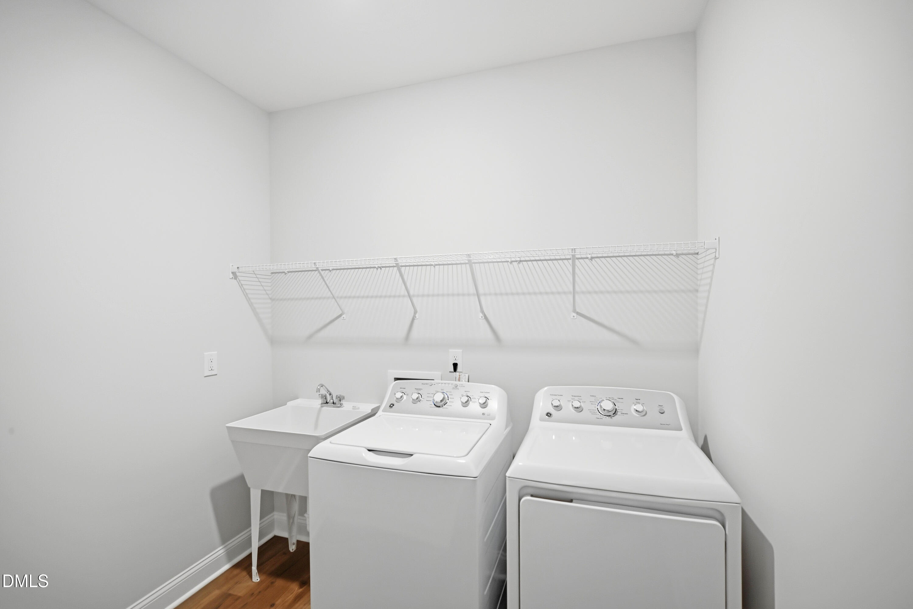 4330 Laurel Pond Way Raleigh, NC 27616 - Photo 28 of 35 SUN_Everlee_Pic_TryonIII_QMI_217_Laundry