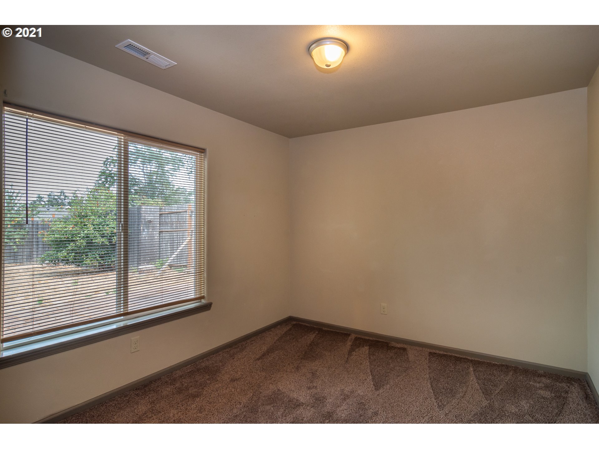 356 Page Road Winchester, OR 97495 - Photo 21 of 31 Gallery Image 21