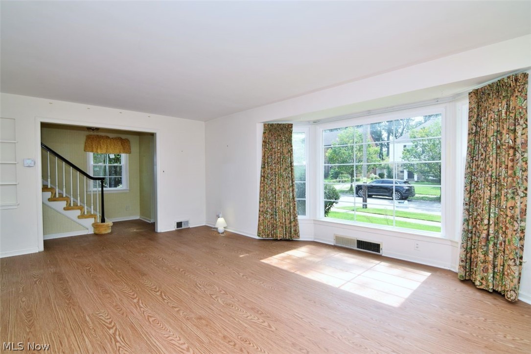 3477 Edison Road Cleveland Heights, OH 44121 - Photo 3 of 31 Gallery Image 3