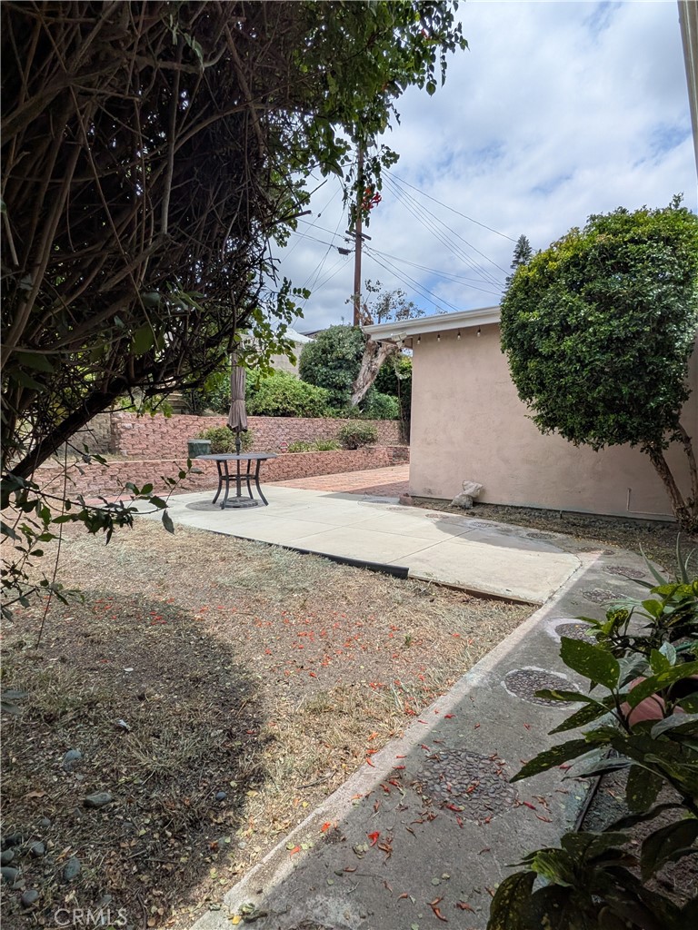 15739 Lone Ridge Place La Mirada, CA 90638 - Photo 28 of 39 a view of backyard of a house