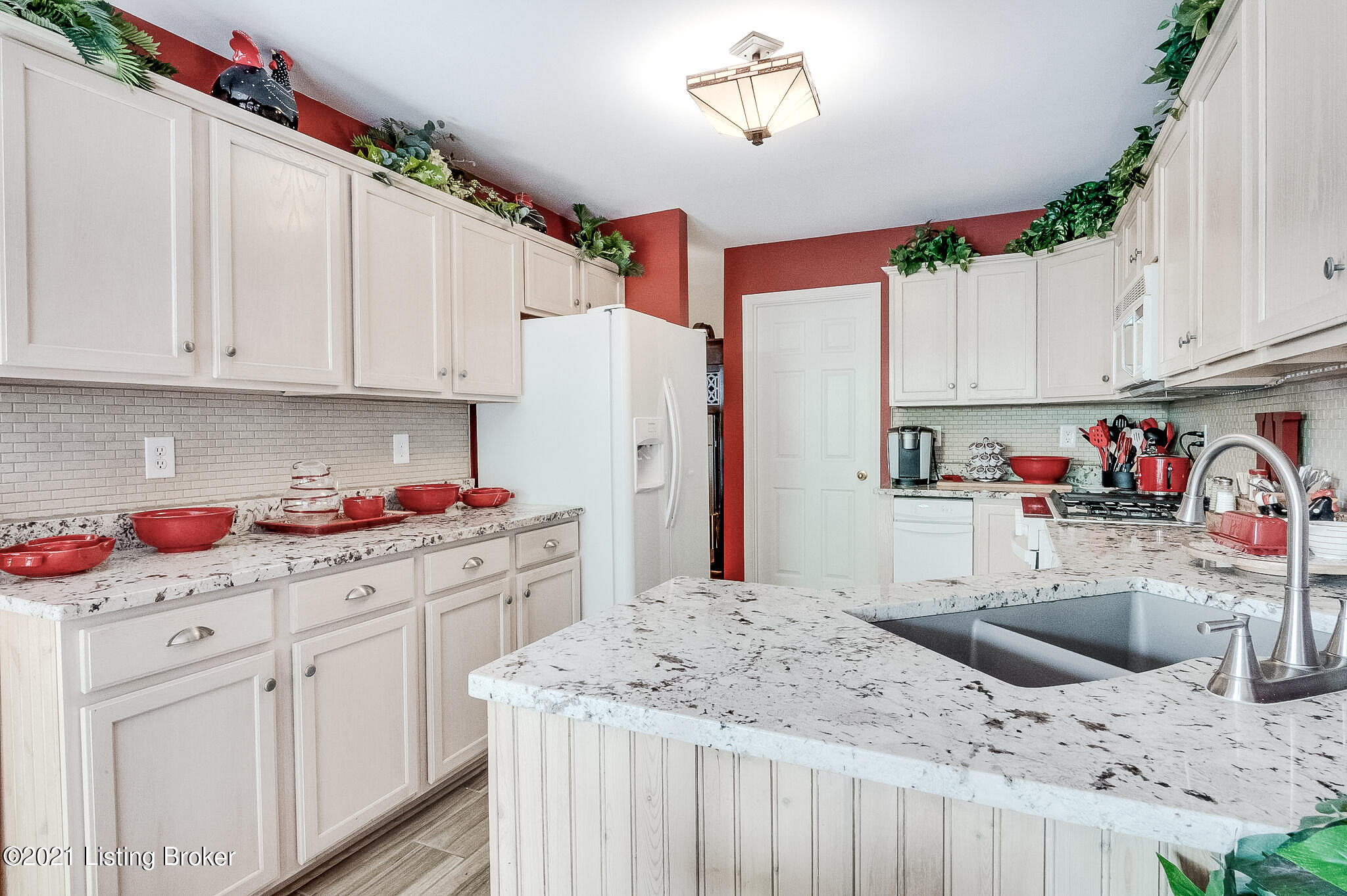 4210 Garden Ridge Road Crestwood, KY 40014 - Photo 13 of 51 Eat-In Kitchen
