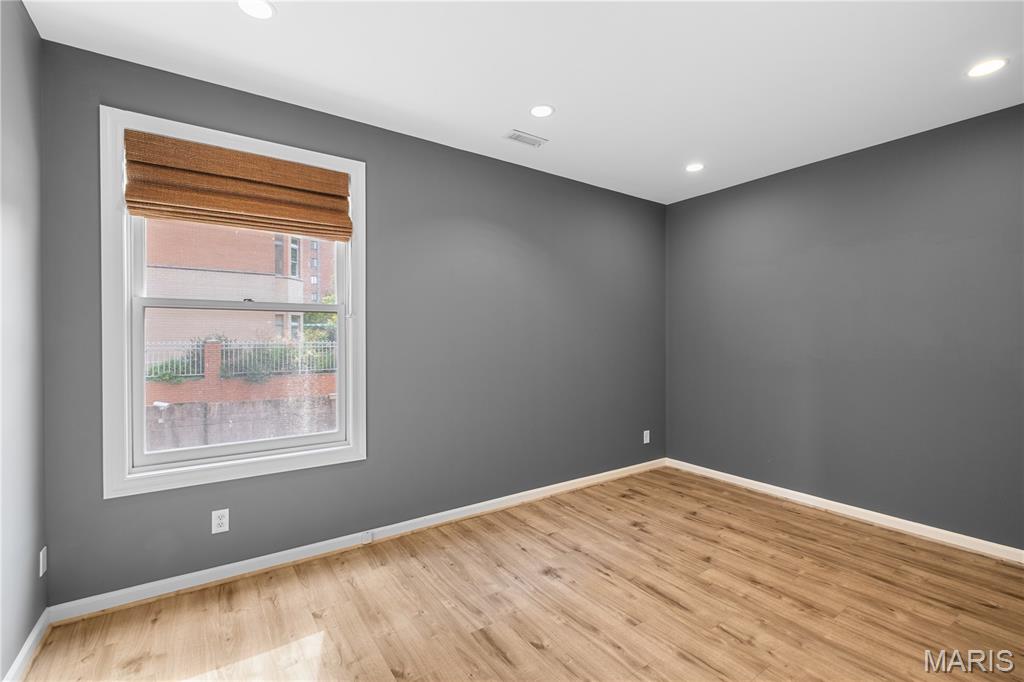 750 South Hanley Road, Unit 180 St. Louis, MO 63105 - Photo 12 of 30