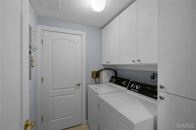 $425,000 | 750 South Hanley Road, Unit 180, St. Louis, MO 63105