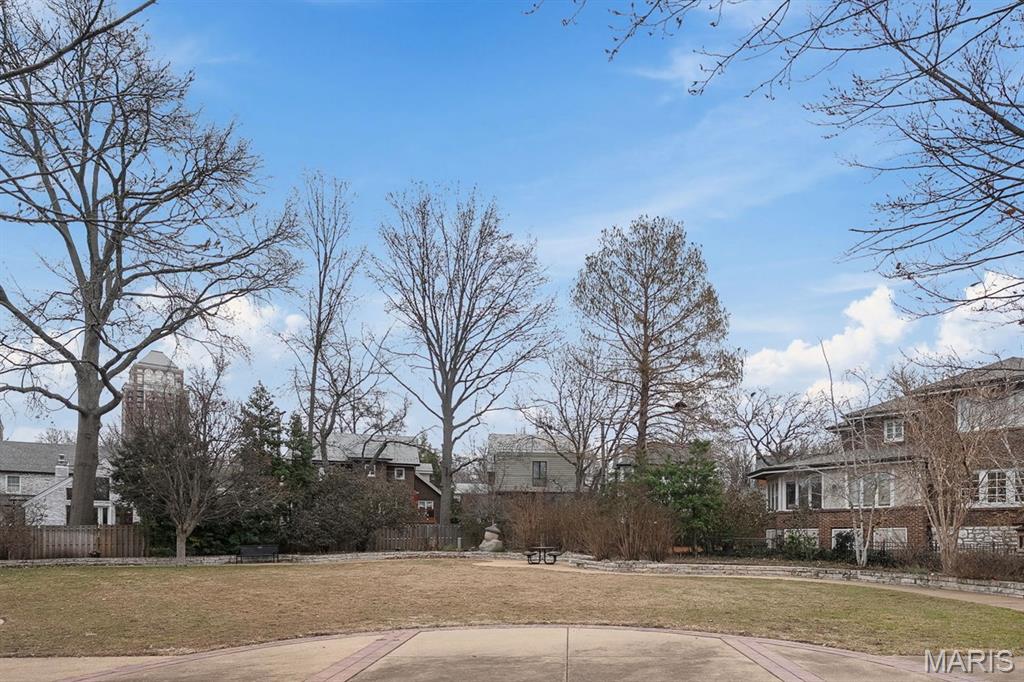 750 South Hanley Road, Unit 180 St. Louis, MO 63105 - Photo 29 of 30