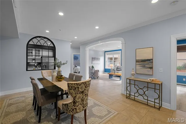 $419,900 | 750 South Hanley Road, Unit 180, St. Louis, MO 63105