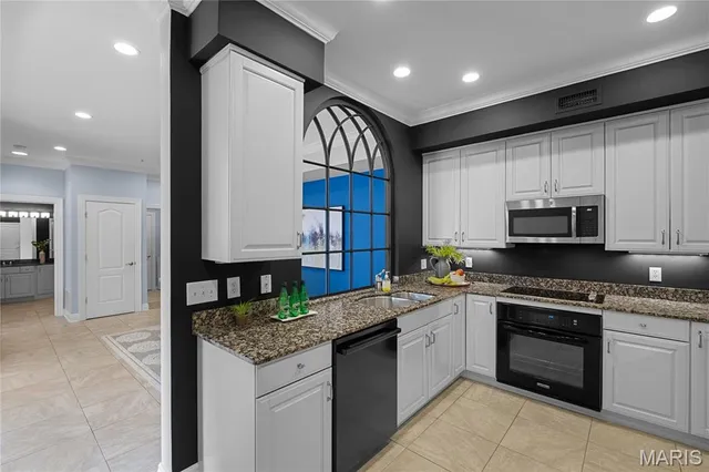 $419,900 | 750 South Hanley Road, Unit 180, St. Louis, MO 63105