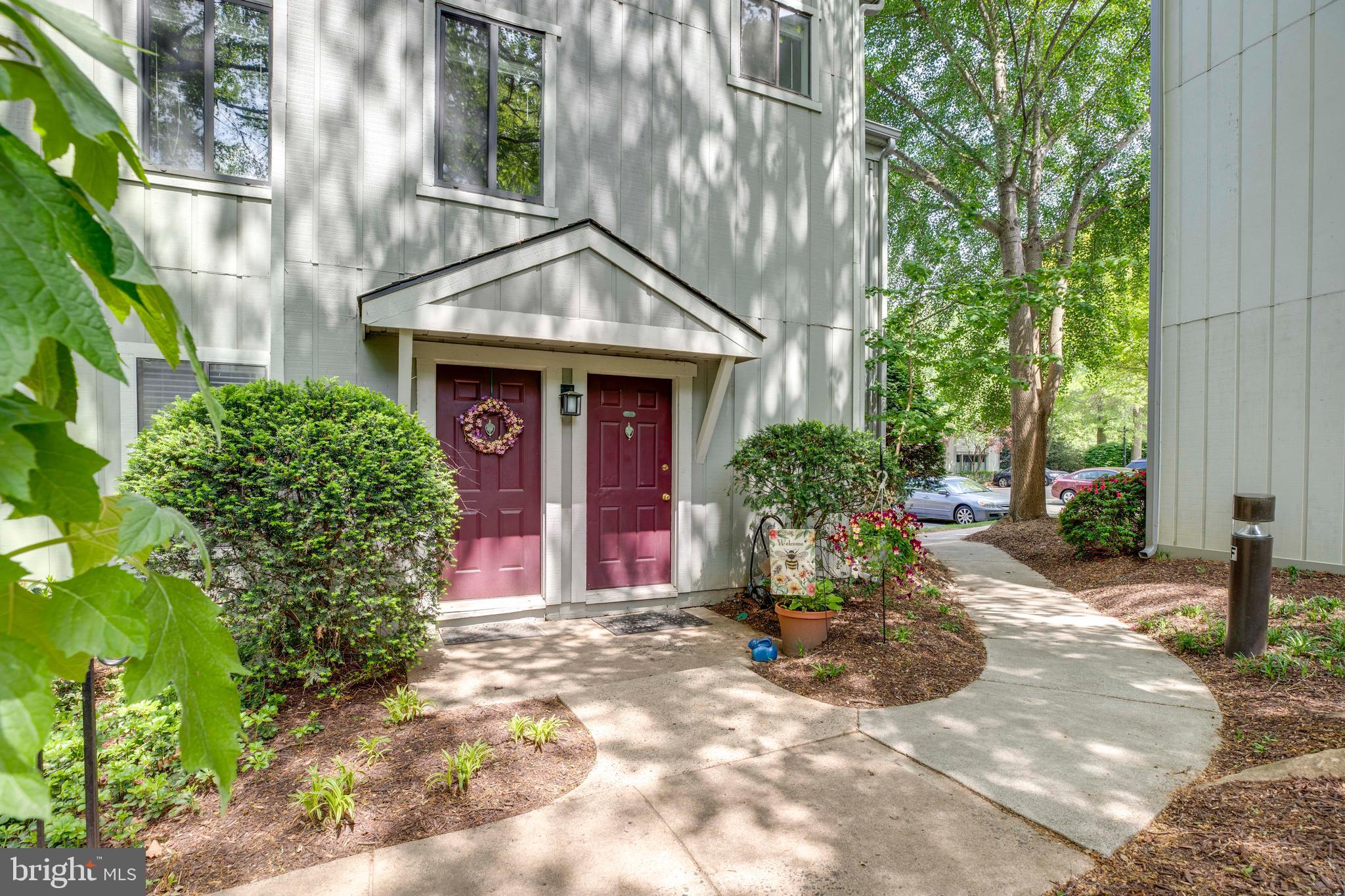 2293 Hunter's Run Drive Reston, VA 20191 - Photo 30 of 34 Gallery Image 30