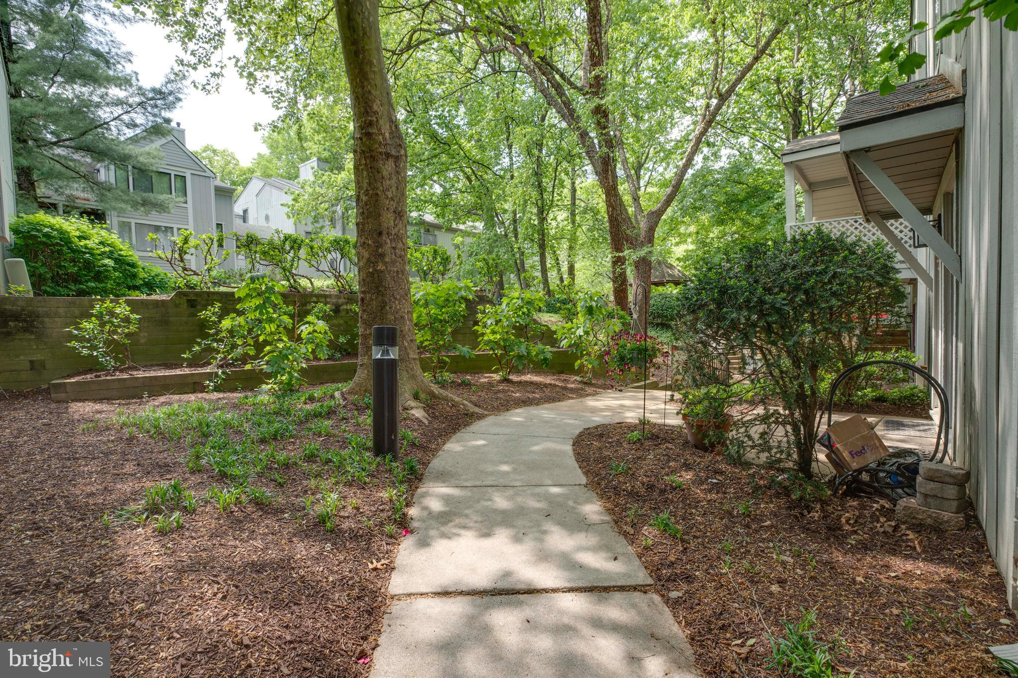 2293 Hunter's Run Drive Reston, VA 20191 - Photo 31 of 34 Gallery Image 31