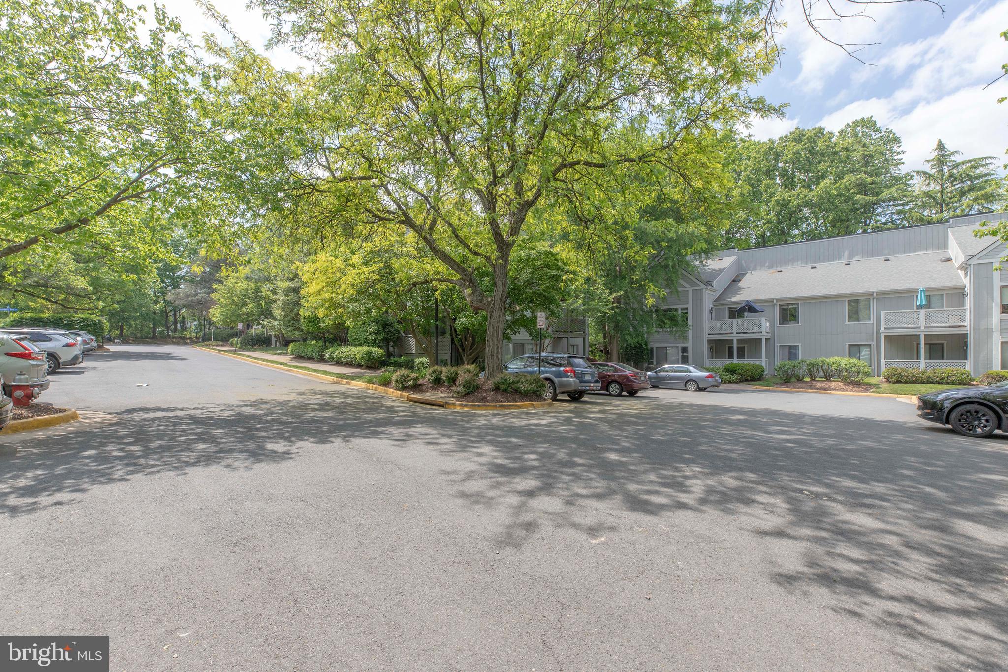 2293 Hunter's Run Drive Reston, VA 20191 - Photo 33 of 34 Gallery Image 33
