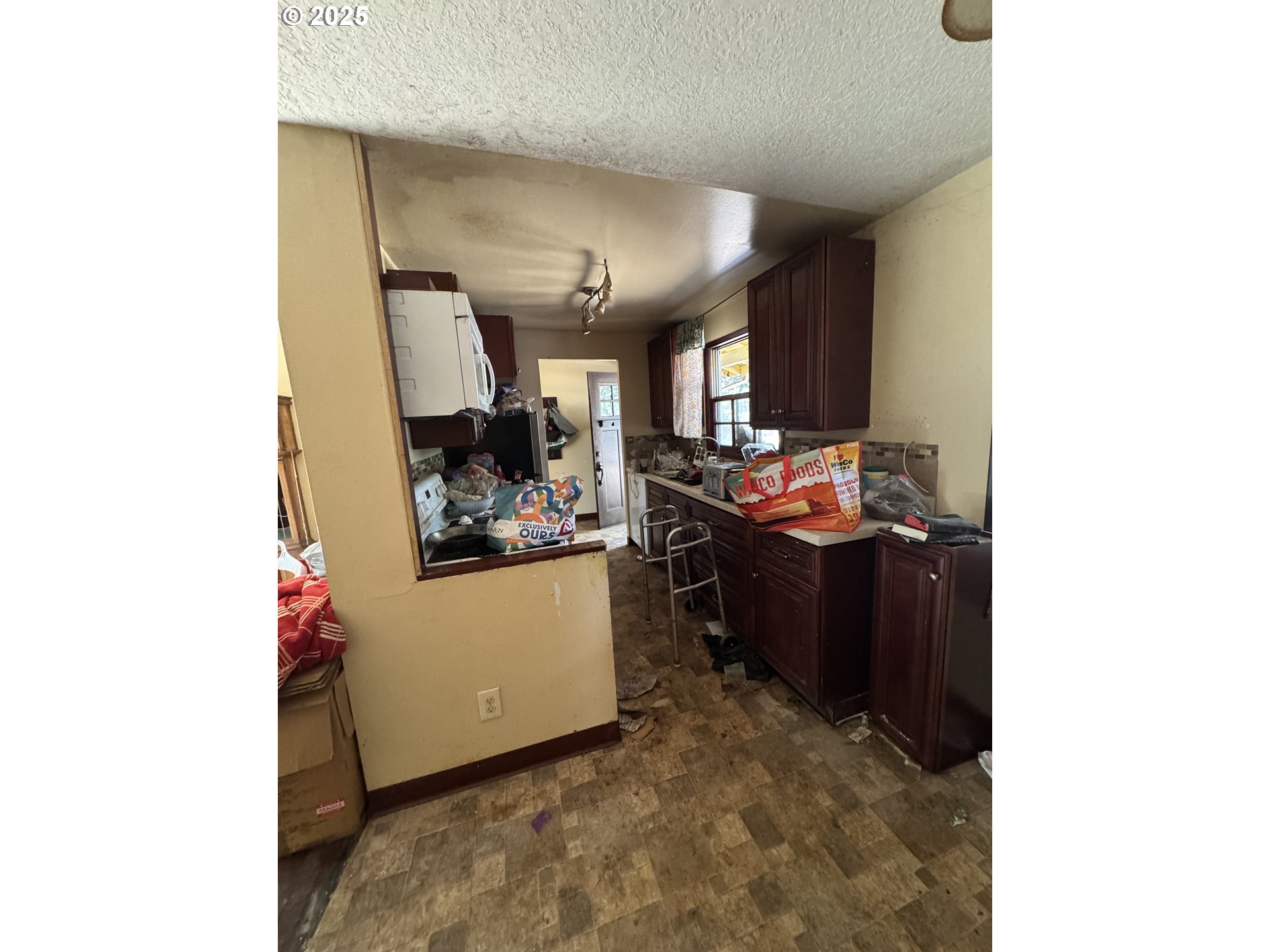 18640 Southeast Yamhill Circle Portland, OR 97233 - Photo 9 of 10 a room with storage and utility