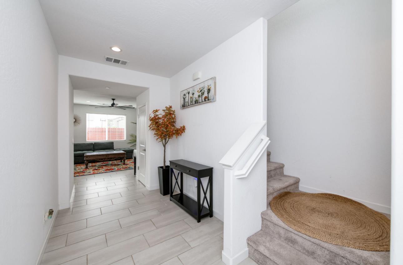 4183 North Reed Avenue Fresno, CA 93723 - Photo 2 of 12