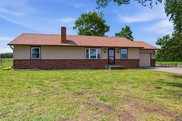 $250,000 | 6219 Southeast 2nd Street, Tecumseh, KS 66542