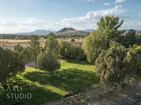 $889,000 | 825 North Horsemans Park Drive, Dammeron Valley, UT 84783