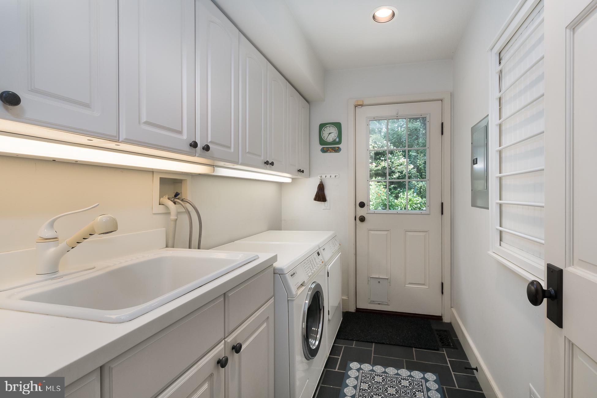 4259 Province Line Road Princeton, NJ 08540 - Photo 22 of 44 Laundry Room/Mudroom