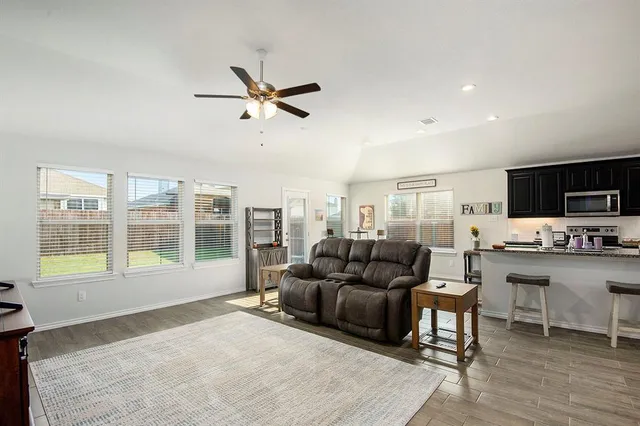 $285,000 | 3404 Tahiti, Fort Worth, TX 76123