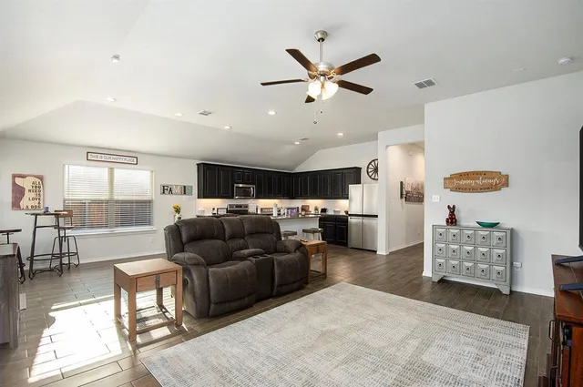 $285,000 | 3404 Tahiti, Fort Worth, TX 76123