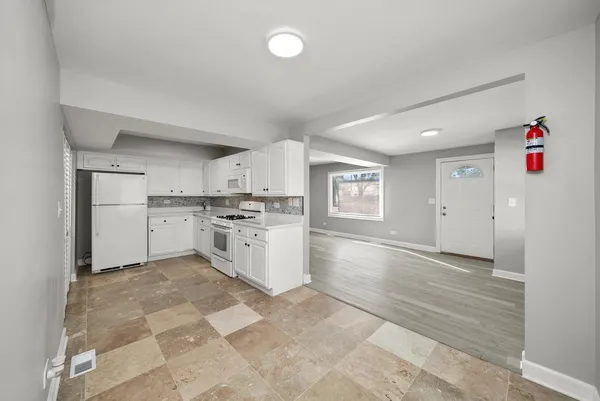 $242,000 | 6040 West 79th Street, Burbank, IL 60459