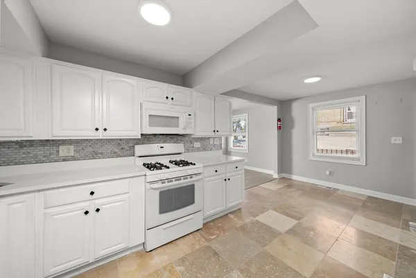 $242,000 | 6040 West 79th Street, Burbank, IL 60459