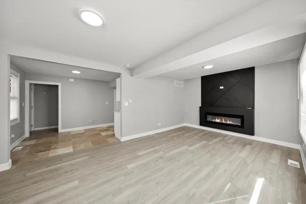 $242,000 | 6040 West 79th Street, Burbank, IL 60459